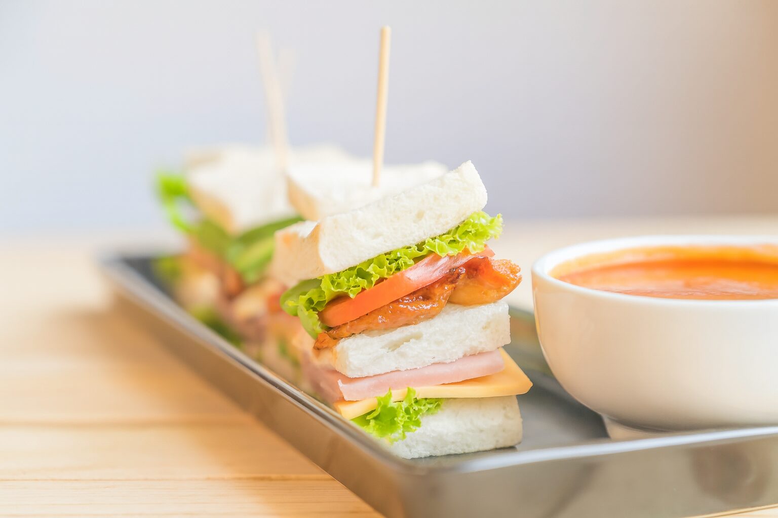 livraison de potage et plateaux sandwichs APRE SERVICES