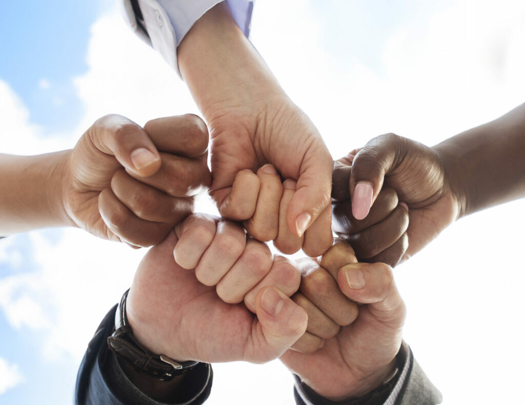 Équipes des Entreprises de Travail Adapté (ETA) discutant de l'amélioration continue de leur service de qualité