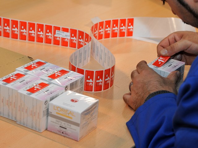 Pharmacie Travco garantissant la qualité et la conformité des produits pharmaceutiques