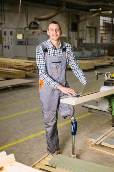 Menuiserie- Travail du bois - On s'adapte