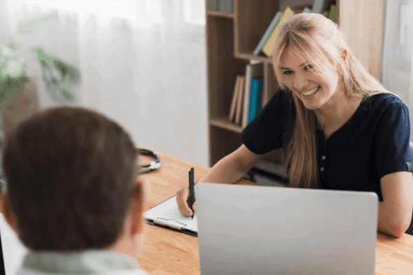 emploi assistante sociale ETA