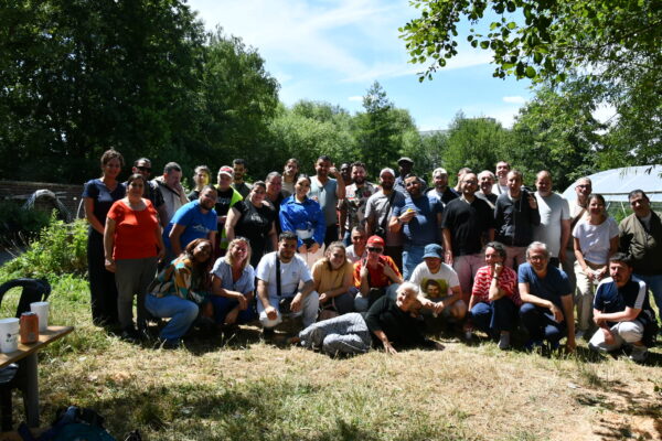 Photo d'équipe d'APRE Services au jardin