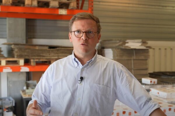 Quentin van Winckel, Directeur de B-Fix, une PME belge innovante spécialisée dans les systèmes de fixation invisibles